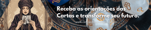 cartomante jogando as cartas de tarot